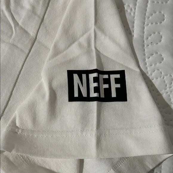 White Disney NEFF Mickey Mouse red rose w/blue and purple - Picture 3 of 6